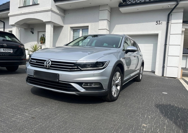 Volkswagen Passat cena 92000 przebieg: 164891, rok produkcji 2019 z Chęciny małe 781